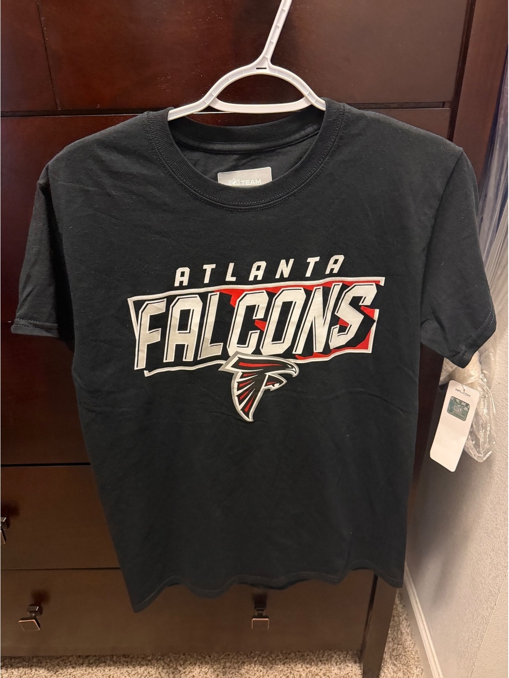 Size Small - Atlanta Falcons NFL Team Apparel T-Shirt